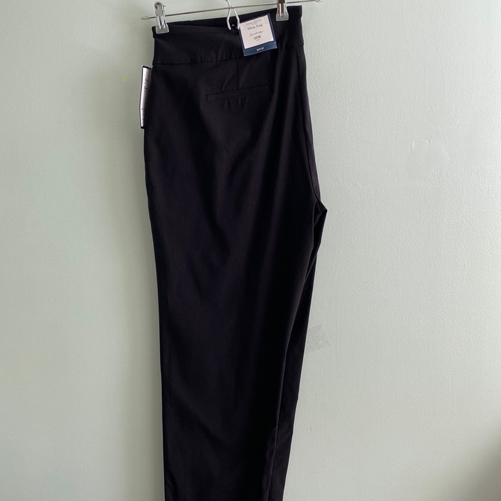 NWT Chapter Club black stretch Slim leg waist smoothing pants